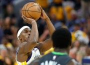 库里险胜巴特勒，魔术关键表现点燃全场！