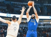 快船险胜连续三场30+，浓眉哥关键表现点燃全场！