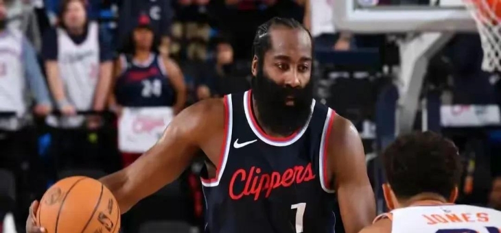 关于快船大胜小牛，安东尼-戴维斯狂砍分的信息